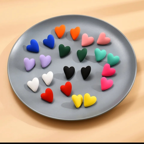 Heart Decor Stud Earrings - Picture 3 of 3